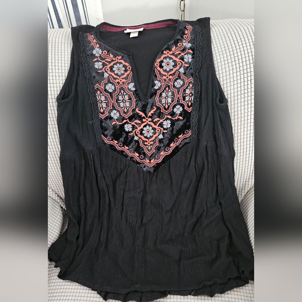 Knox Rose Embroidered Black Sleeveless Top
